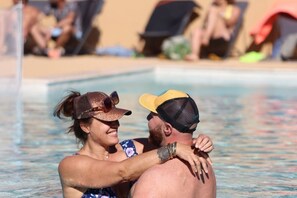 Outdoor pool - Camping Domaine des Tamaris (Martigues)