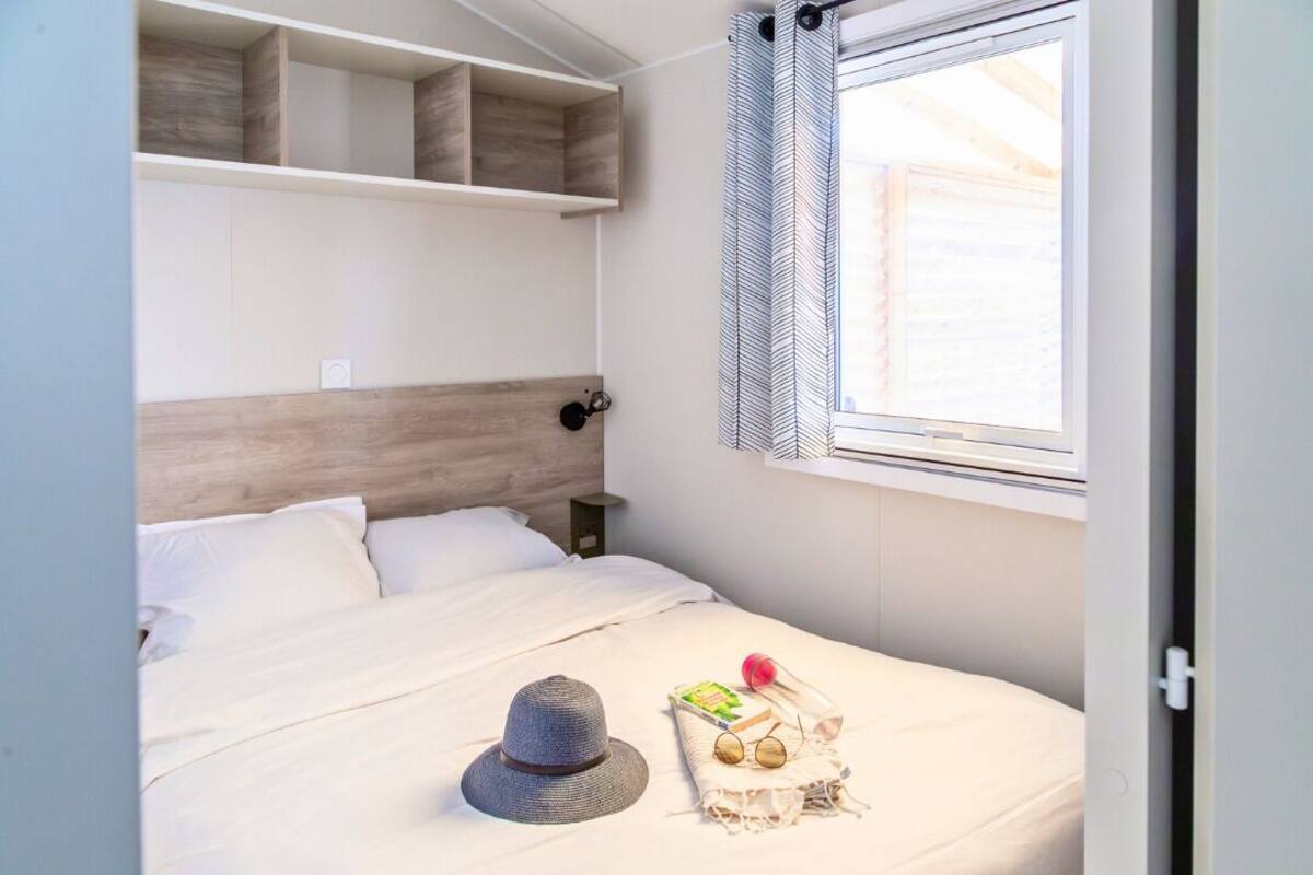 Premium stacaravan | Individueel gemeubileerd, gratis wifi, beddengoed