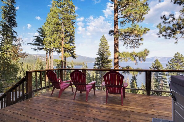 Terrace/patio - Tahoe Mountain Retreat Sleeps 12! (Tahoe City)