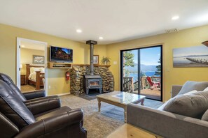 House, Multiple Beds, Hot Tub, Mountain View (Tahoe Mountain Retreat) | Living area | 42-inch flat-screen TV with digital channels, fireplace - Tahoe Mountain Retreat Sleeps 12! (Tahoe City)