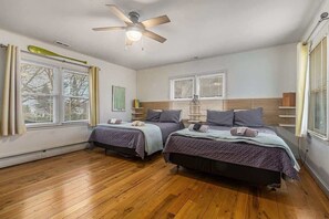 3 bedrooms, iron/ironing board, travel cot, free WiFi - Soft Landing (South Haven)