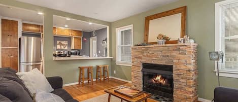 TV connectée, cheminée, lecteur de DVD, espaces bureaux