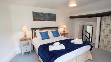 4 bedrooms, individually decorated, individually furnished, free WiFi