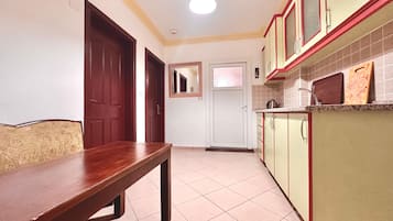 Aile Odasi 1+1 Balkonlu | リビング エリア