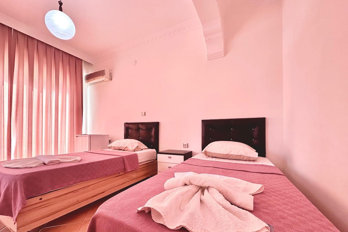 Aile Odasi Bahce Kati | 1 bedroom, free WiFi