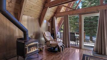 Ferienhütte, Mehrere Betten, Terrasse, Bergblick (The Virginian) | Innenbereich