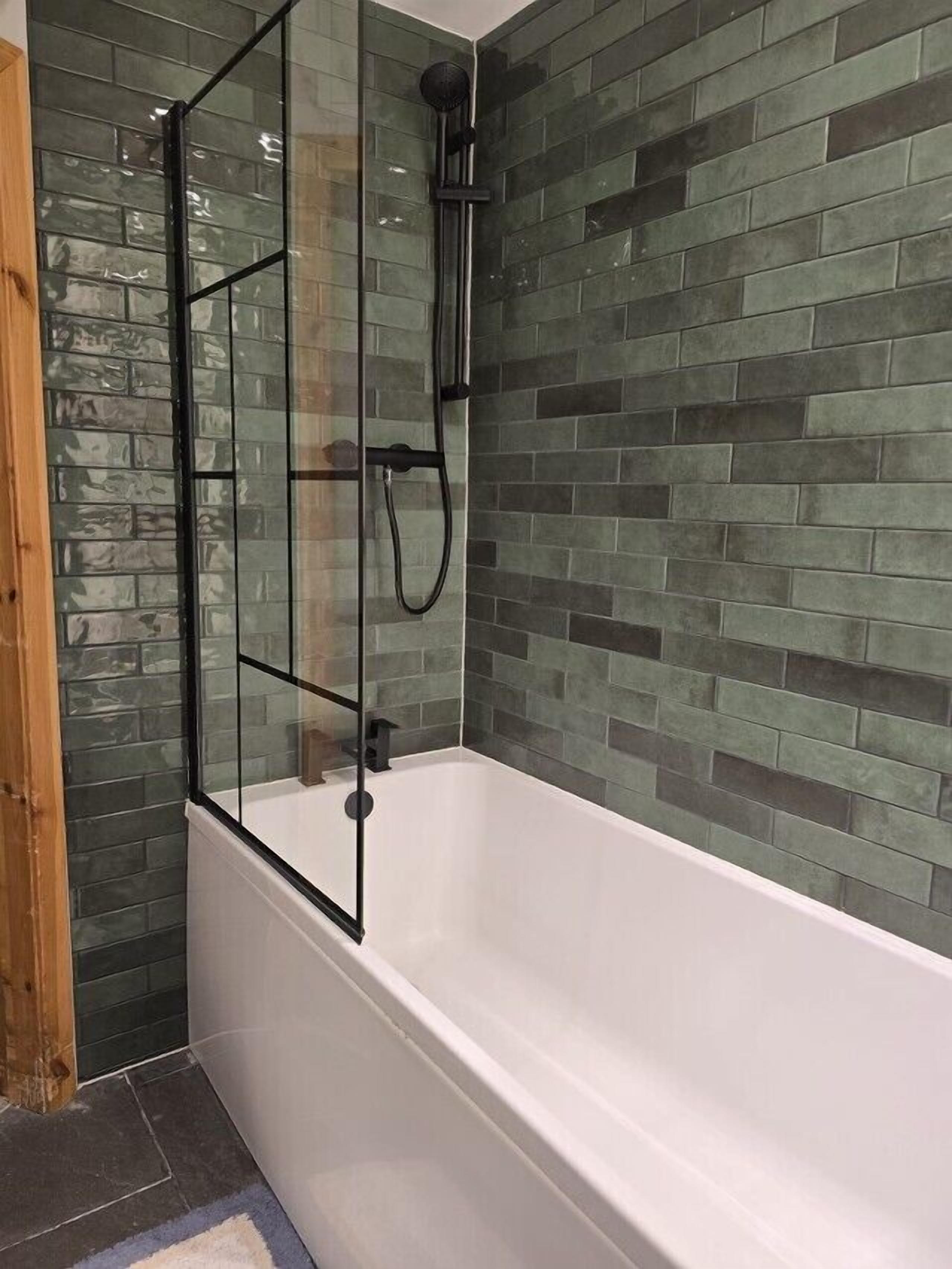 Standard Apartment | Bathroom