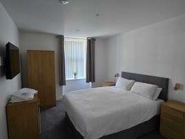 Standard Apartment | 2 bedrooms, iron/ironing board, free WiFi