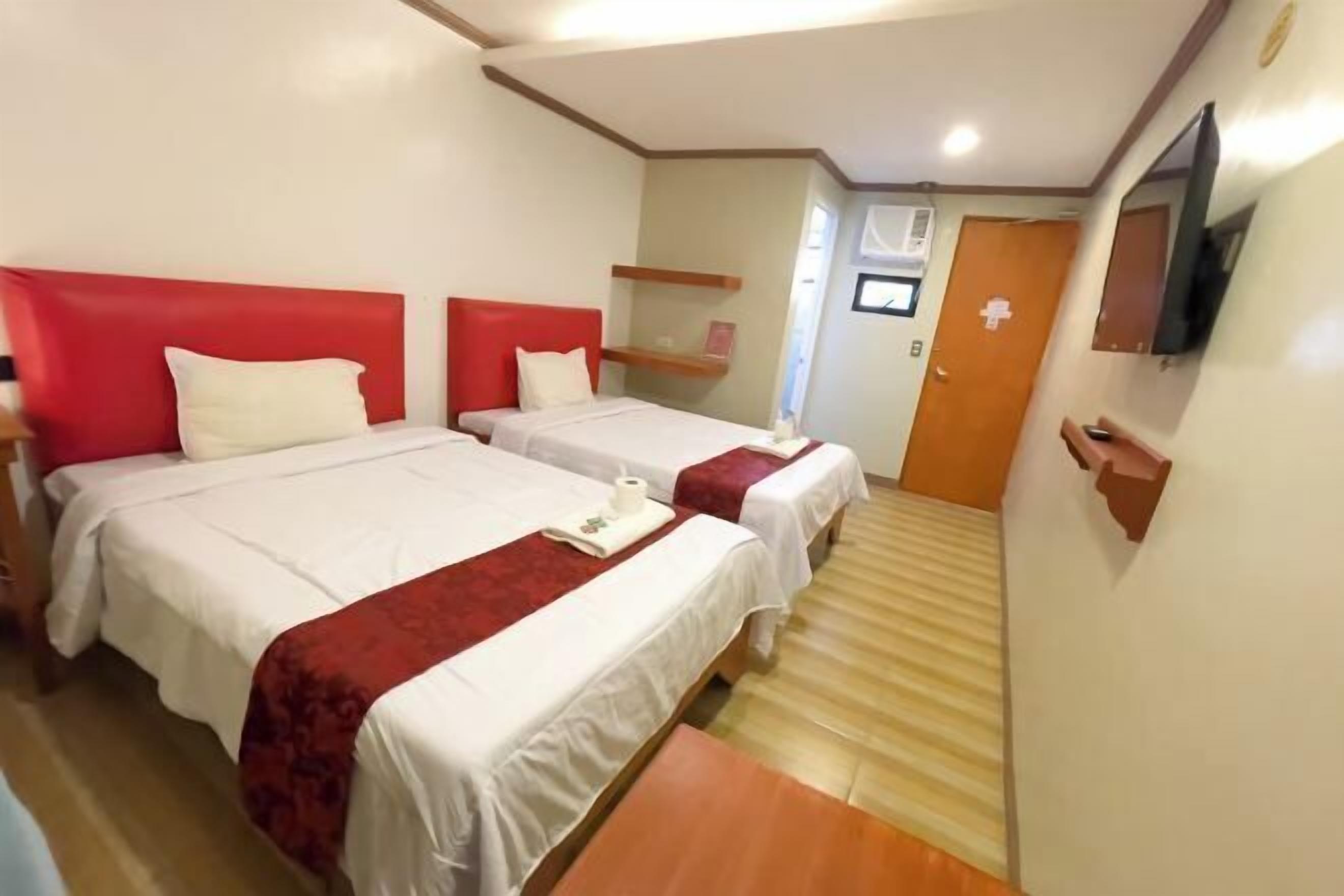 办公桌、免费 WiFi、床单、轮椅无障碍