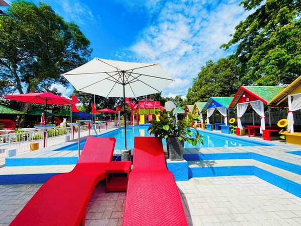 3 piscinas al aire libre