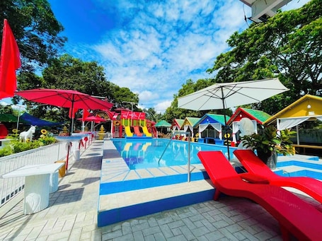3 outdoor pools