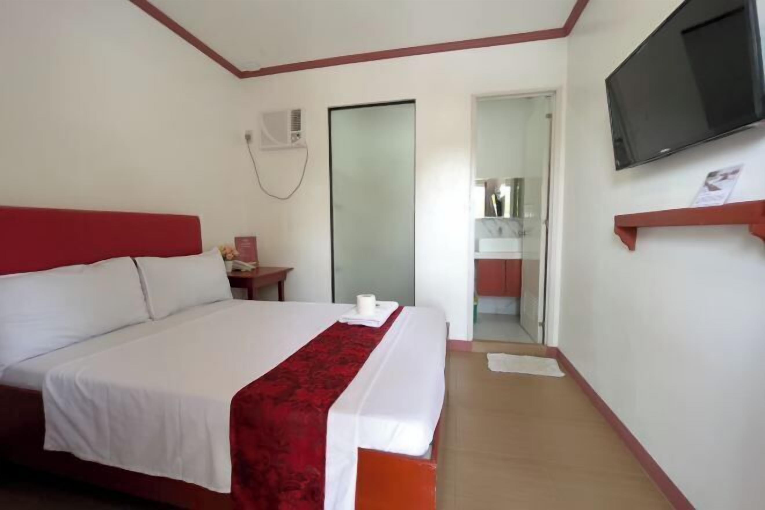 办公桌、免费 WiFi、床单、轮椅无障碍