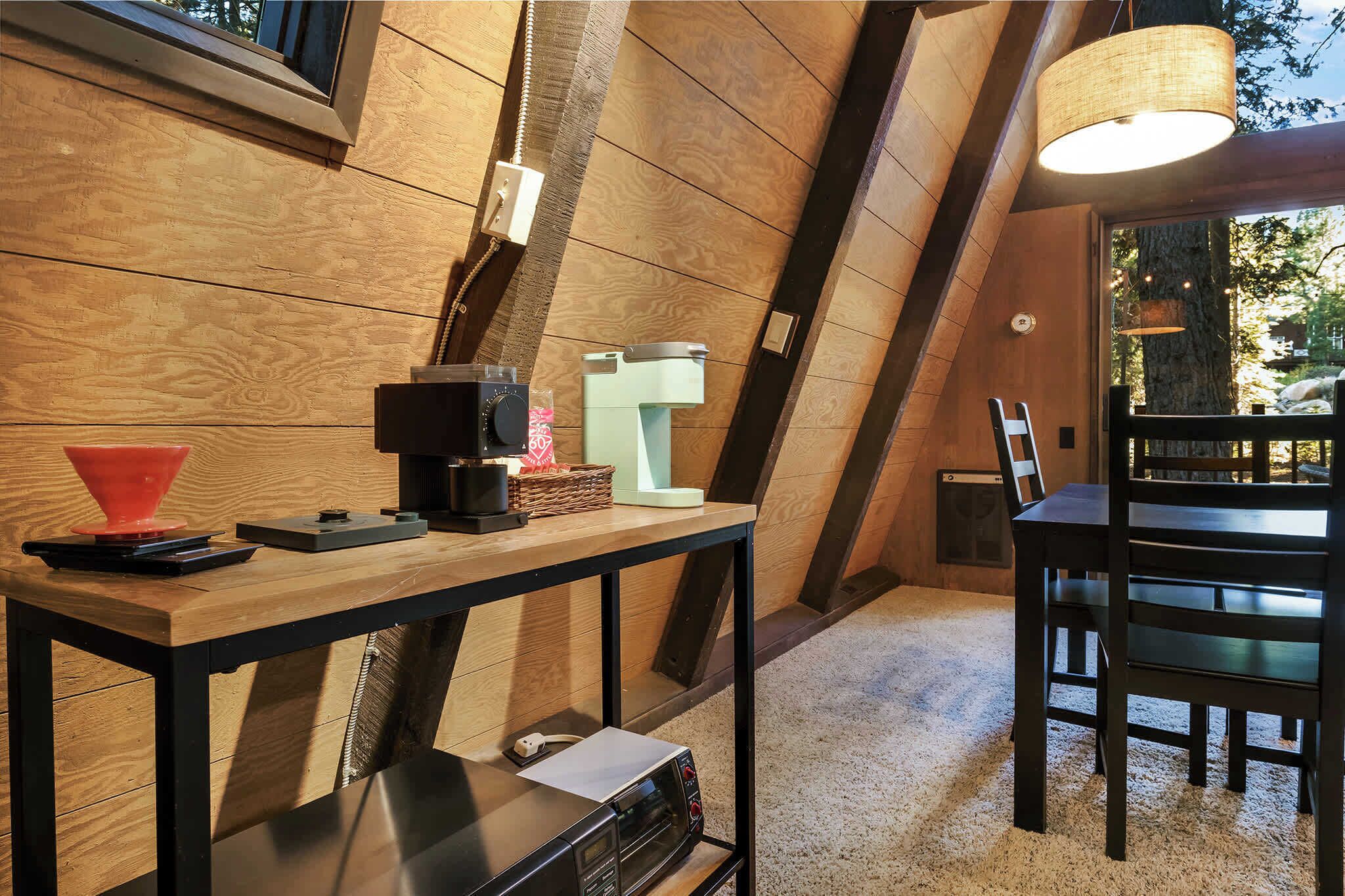Kabin, Beberapa Tempat Tidur, patio, pemandangan gunung (Truckee Cabin Getaway) | Interior
