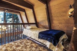 Ferienhütte, Mehrere Betten, Terrasse, Bergblick (Truckee Cabin Getaway) | Wellness