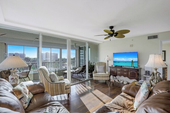 TV - Gulf Breeze - Vanderbilt Beach - Bayside (Naples)