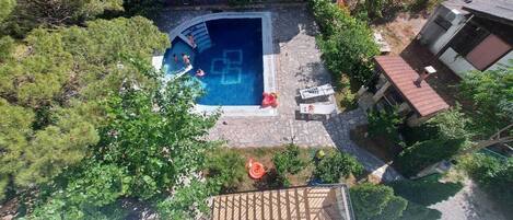 Szezonális szabadtéri medence