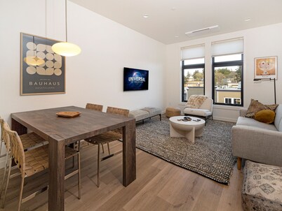 New Luxury Condo! Downtown Friday Harbor! HVN 303
