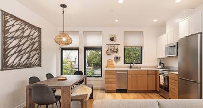 Newly Built Luxury Condo! Downtown! Haven 201