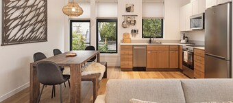 Newly Built Luxury Condo! Downtown! Haven 201