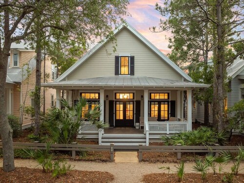 Gorgeous! NEXT to Camp WaterColor! 6-Seater LSV & 4 Bikes Included!