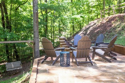 Hideaway Creek - Next to Roo Vineyard, Creek, Hot Tub, Fire Pit, Dog Friendly