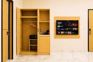 Superior Double Room | In-room safe, desk, laptop workspace, blackout drapes - Ixoras Hotel Lemba (Kinshasa)