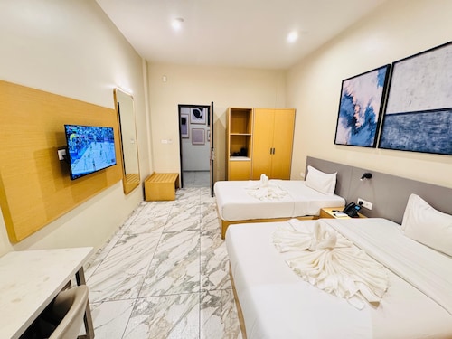 Ixoras Hotel Lemba