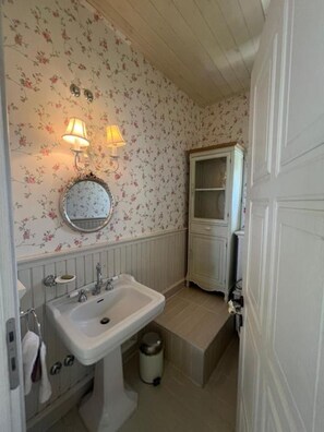 Villa | 4 bedrooms, Internet