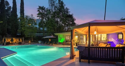Del Campo Villa - 4BR Woodland Hills Gem With Pool and Cabana