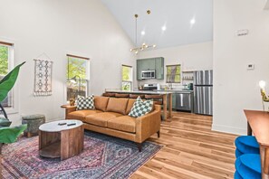 Unclassified image, 5 of 30, button - Hot Tub | Pet-Friendly | The Beacon Retreat (Atlanta)