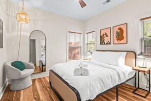 2 habitaciones, tabla de planchar con plancha, wifi y ropa de cama