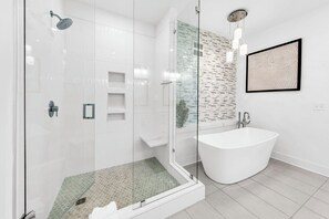 Douche, serviettes fournies