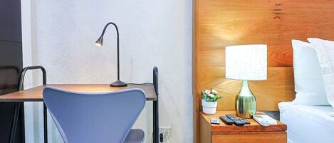 2 多间卧室、办公桌、熨斗/熨衣板、WiFi