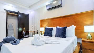 2 slaapkamers, een bureau, een strijkplank/strijkijzer, wifi