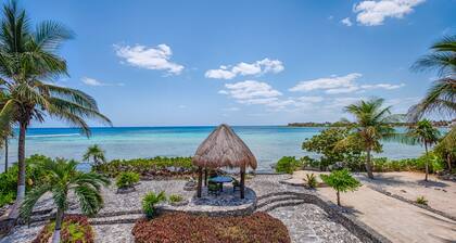 Timeless Oceanfront Villa with Pool in North Akumal