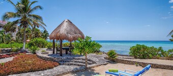 Timeless Oceanfront Villa with Pool in North Akumal