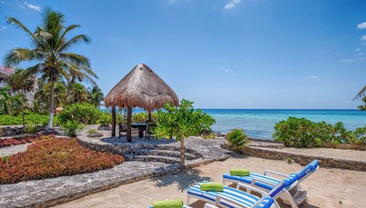 Timeless Oceanfront Villa with Pool in North Akumal