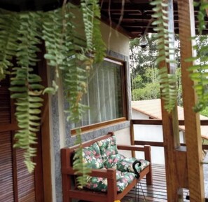 Deluxe chalet, veranda, uitzicht op bergen | 1 slaapkamer, luxe beddengoed, gratis wifi, beddengoed