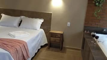 Chalet Deluxe, lanai, vistas a la montaña | 1 dormitorio, ropa de cama de alta calidad, wifi gratis y ropa de cama