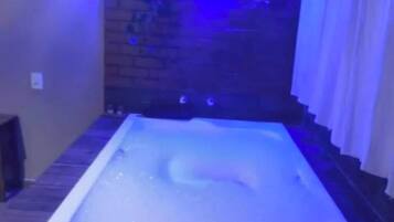 Deluxe Chalet, Lanai, Mountain View | 1 bedroom, premium bedding, free WiFi, bed sheets