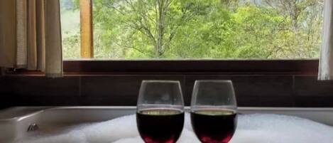 Deluxe Chalet, Lanai, Mountain View | 1 bedroom, premium bedding, free WiFi, bed sheets