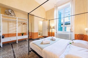 Family Apartment, 3 Bedrooms, Microwave (Precious Apartment Genova Historic) | 3 bedrooms, WiFi