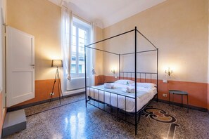 Familjelägenhet - flera sovrum (Precious Apartment Genova Historic) | 3 sovrum, gratis wi-fi och sängkläder