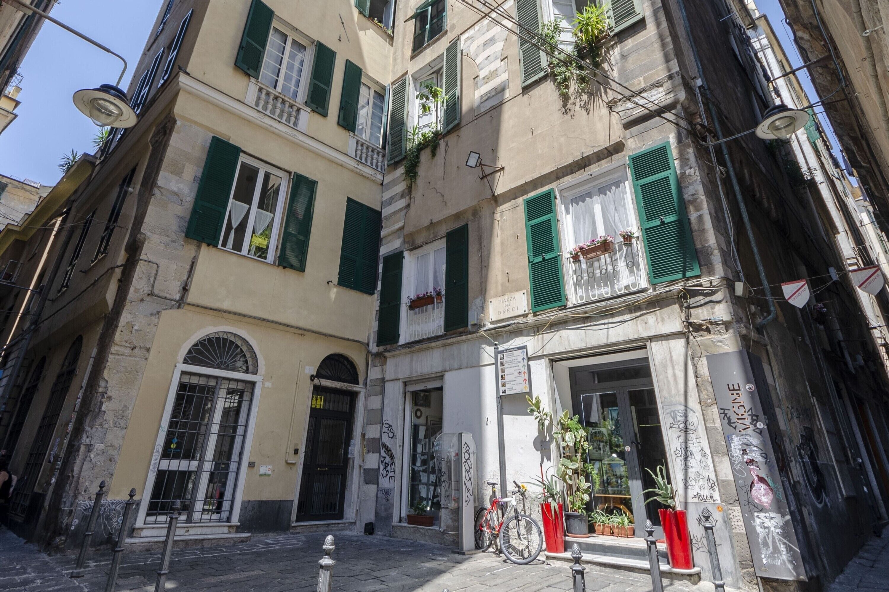 Family Apartment, Multiple Bedrooms (Precious Apartment Genova Historic) | Exterior