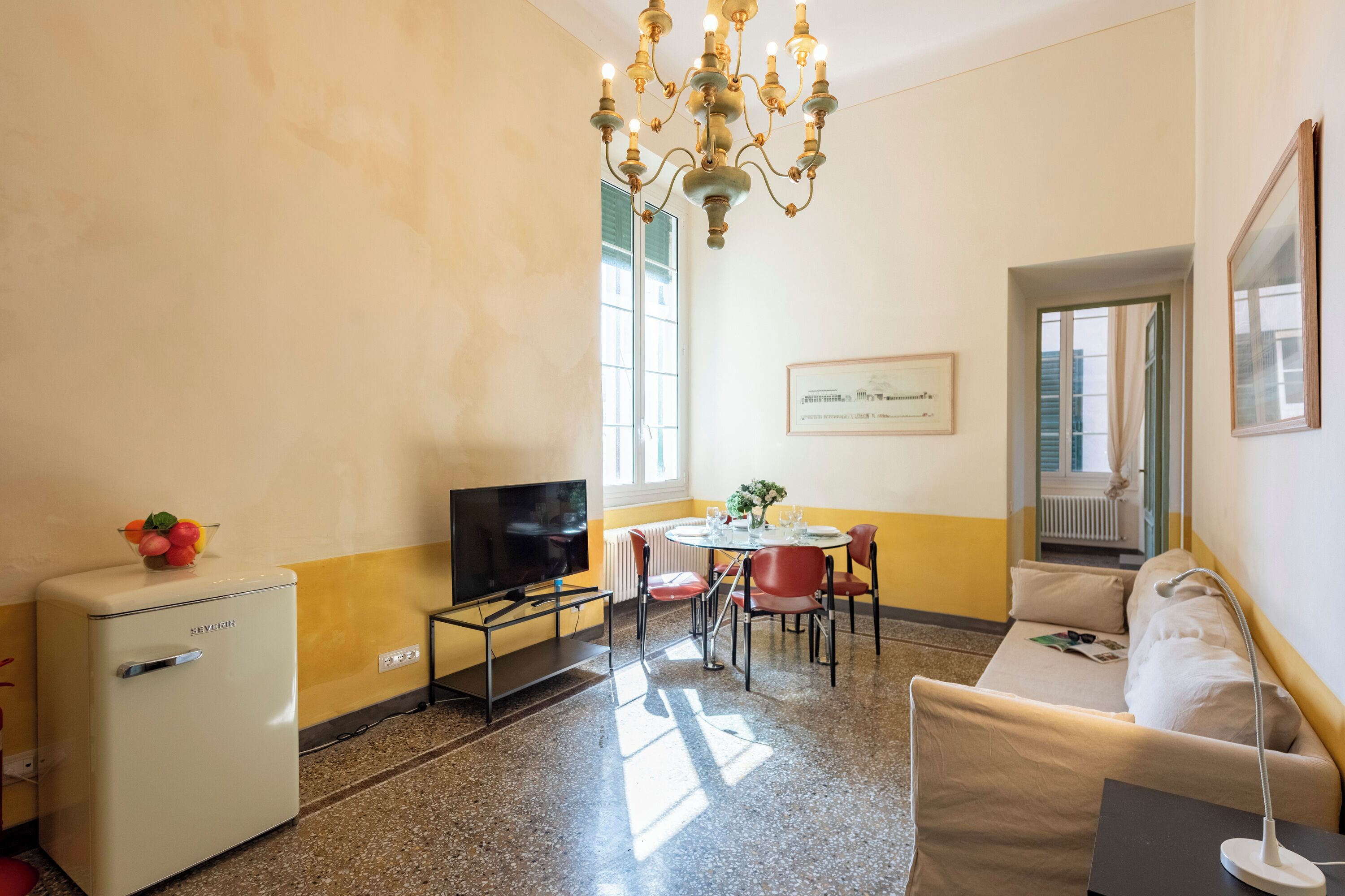 Fjölskylduíbúð - mörg svefnherbergi (Precious Apartment Genova Historic) | Stofa