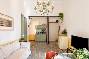 Family Apartment, 3 Bedrooms, Microwave (Precious Apartment Genova Historic) | Living area - Precious Apartment Genova Historic Center (Genoa)