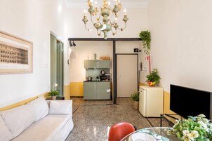 Family Apartment, 3 Bedrooms, Microwave (Precious Apartment Genova Historic) | Living area