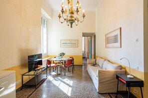 Familjelägenhet - flera sovrum (Precious Apartment Genova Historic) | Vardagsrum