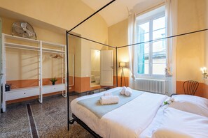 Family Apartment, Multiple Bedrooms (Precious Apartment Genova Historic) | 3 bedrooms, free WiFi, bed sheets - Precious Apartment Genova Historic Center (Genoa)