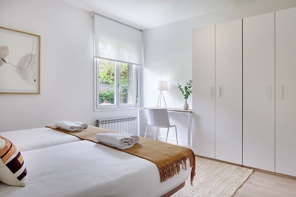 2 chambres, fer et planche à repasser, Wi-Fi gratuit, draps fournis